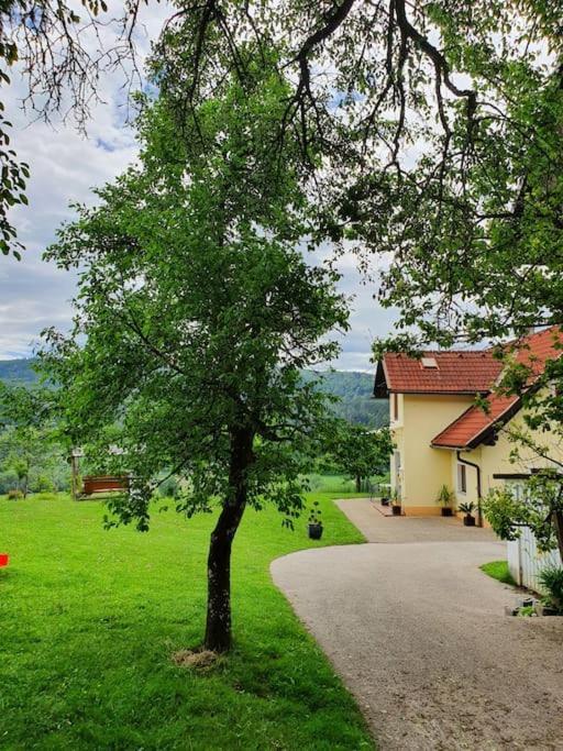 Charmantes Ferienhaus In Bester Lage Keutschach am See Exteriér fotografie