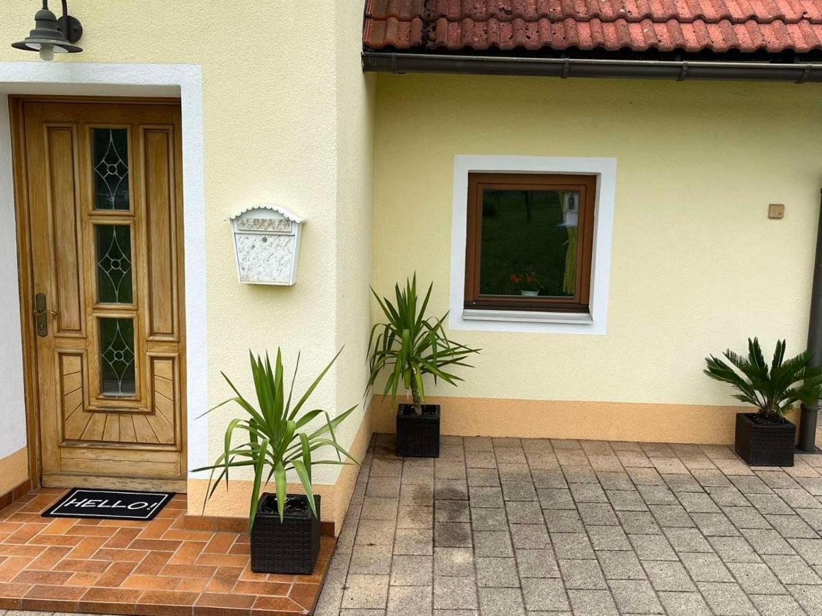 Charmantes Ferienhaus In Bester Lage Keutschach am See Exteriér fotografie